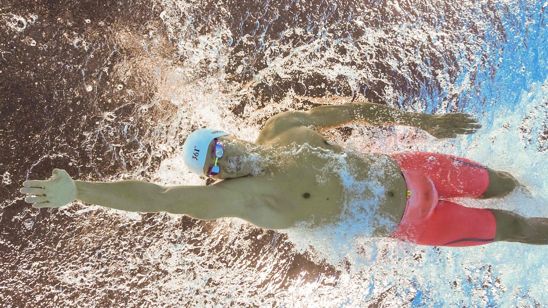 曼城传奇费尔南迪尼奥正式挂靴，深情告别，是时候全心陪伴家人，开启人生新篇章