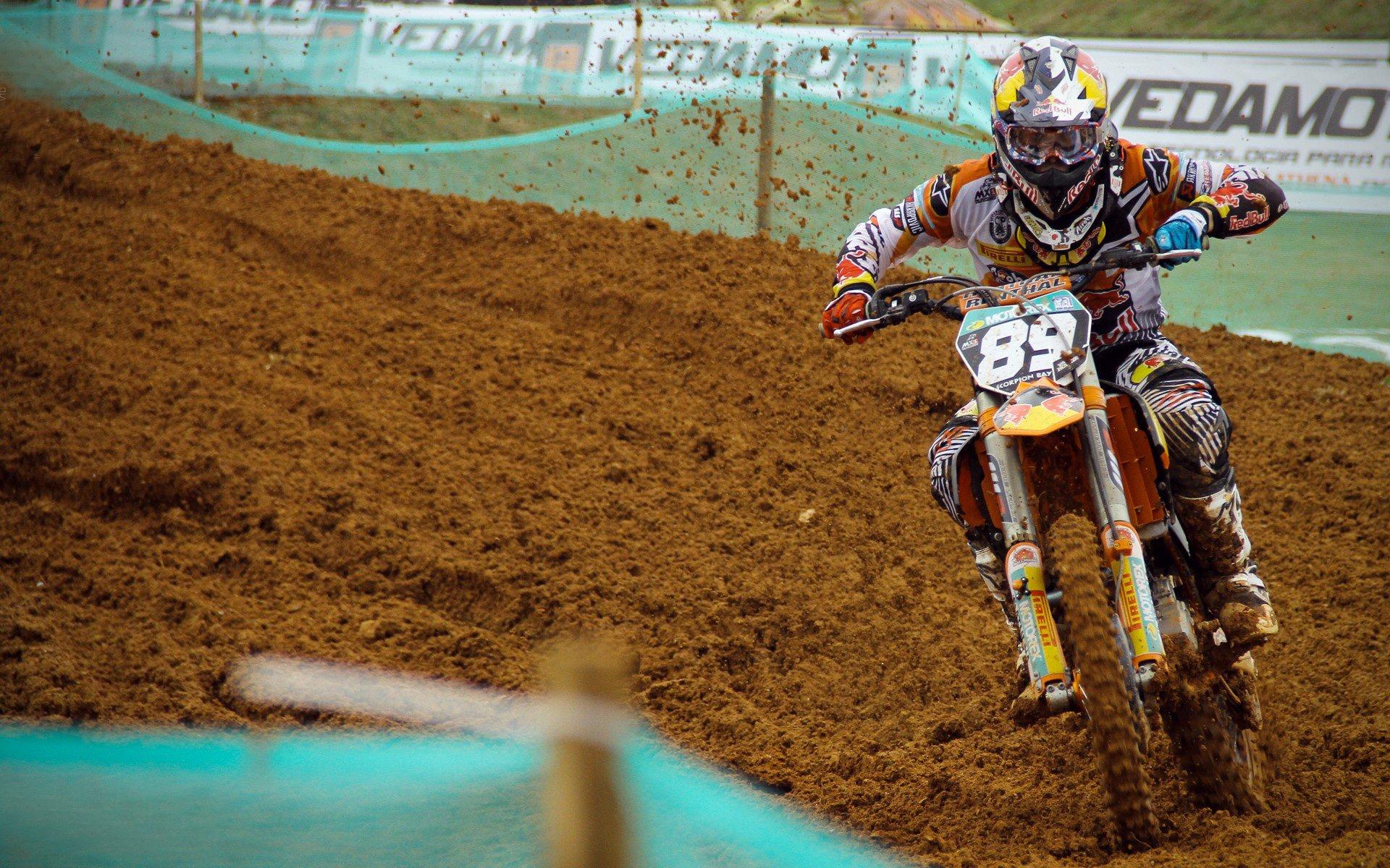 恍如隔世！浓眉309天主场回归战，24+8+3+3唤醒斯台普斯记忆